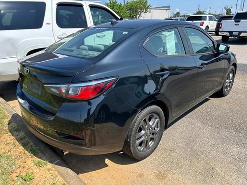 2019 Toyota Yaris Sedan LE