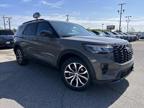 Marsh Gray 2026 Ford Explorer ST-Line