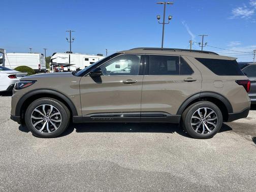 Marsh Gray 2026 Ford Explorer ST-Line