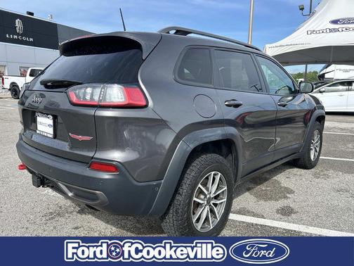 Granite Crystal Metallic Clearcoat 2019 Jeep Cherokee Trailhawk Elite