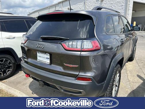 Granite Crystal Metallic Clearcoat 2019 Jeep Cherokee Trailhawk Elite