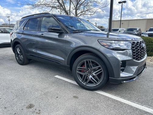Carbonized Gray Metallic 2026 Ford Explorer ST-Line