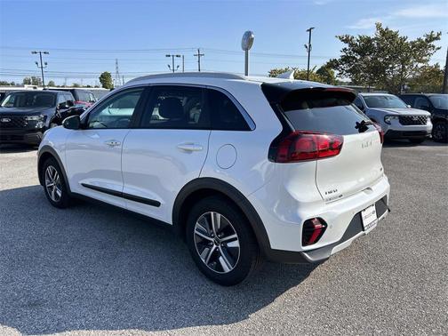 2022 Kia Niro LXS
