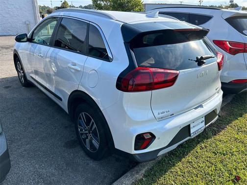 2022 Kia Niro LXS