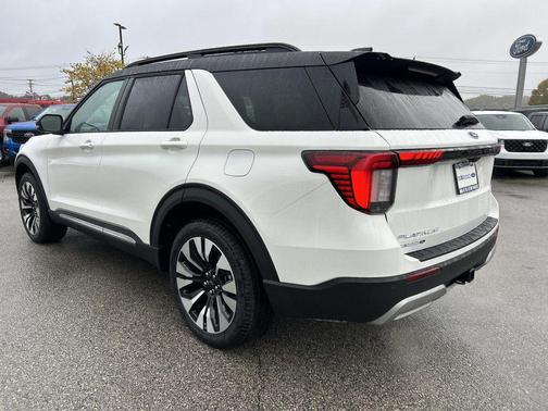 Star White Metallic Tri-Coat 2026 Ford Explorer Platinum