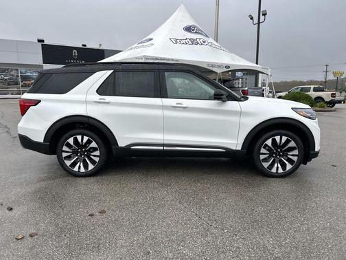 Star White Metallic Tri-Coat 2026 Ford Explorer Platinum