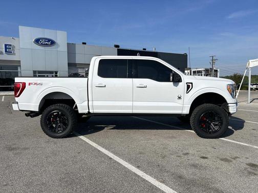 Oxford White 2023 Ford F-150 XLT