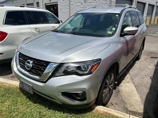 2017 Nissan Pathfinder SL