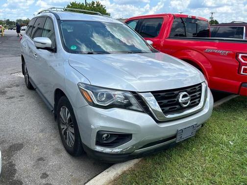 2017 Nissan Pathfinder SL