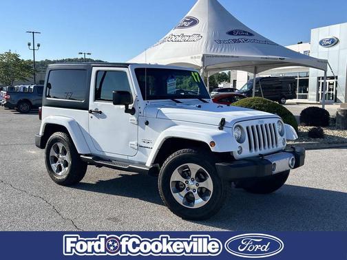 Bright White Clearcoat 2017 Jeep Wrangler Sahara
