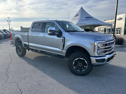 Iconic Silver Metallic 2027 Ford F-250 F250 4X4 CREW/C