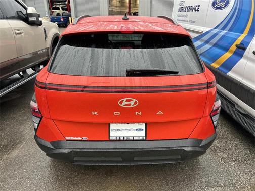 2024 Hyundai KONA SEL