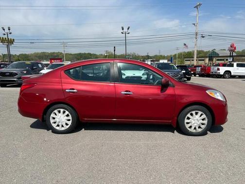 2014 Nissan Versa 1.6 SV