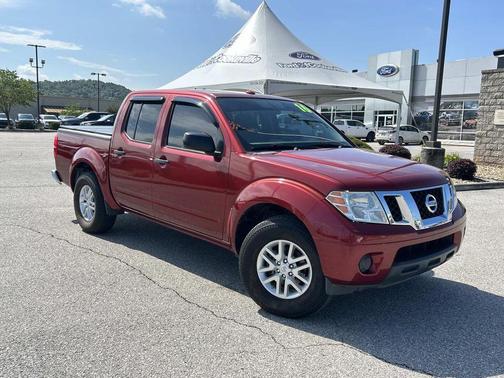 Red 2016 Nissan Frontier SV