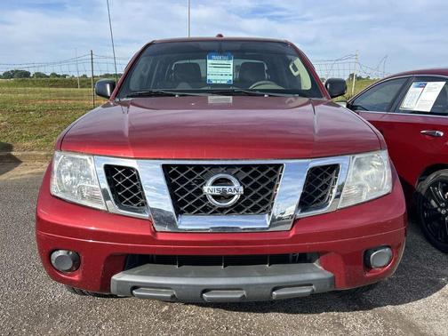 Red 2016 Nissan Frontier SV