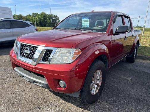 Red 2016 Nissan Frontier SV