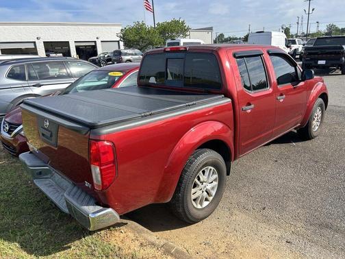 Red 2016 Nissan Frontier SV