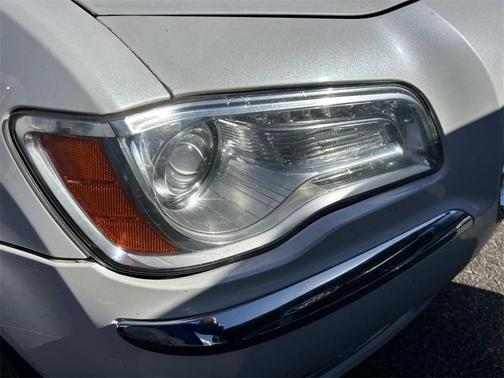 2011 Chrysler 300C Base