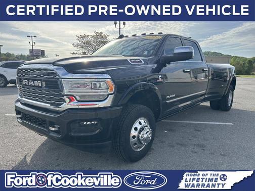 Diamond Black Crystal Pearlcoat 2021 RAM 3500 Limited Crew Cab 4x4 8' Box