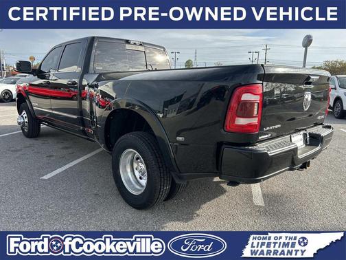 Diamond Black Crystal Pearlcoat 2021 RAM 3500 Limited Crew Cab 4x4 8' Box