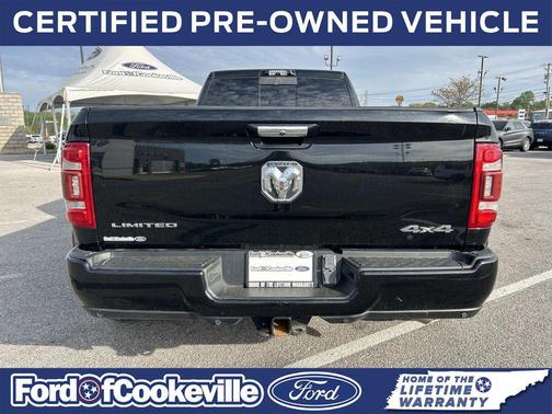 Diamond Black Crystal Pearlcoat 2021 RAM 3500 Limited Crew Cab 4x4 8' Box