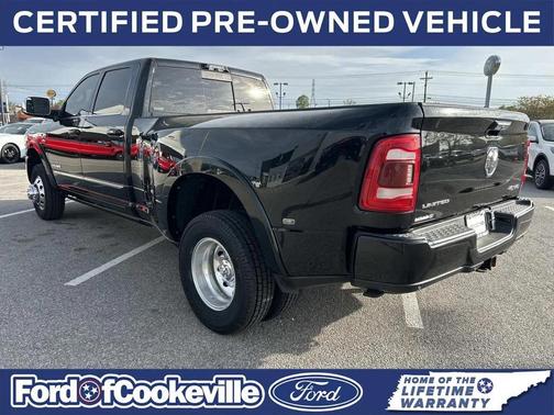 Diamond Black Crystal Pearlcoat 2021 RAM 3500 Limited Crew Cab 4x4 8' Box