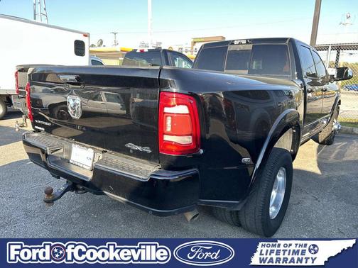 Diamond Black Crystal Pearlcoat 2021 RAM 3500 Limited Crew Cab 4x4 8' Box