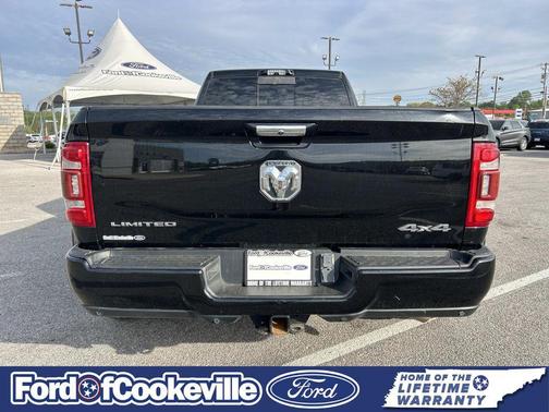 Diamond Black Crystal Pearlcoat 2021 RAM 3500 Limited Crew Cab 4x4 8' Box