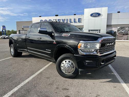 Diamond Black Crystal Pearlcoat 2021 RAM 3500 Limited Crew Cab 4x4 8' Box