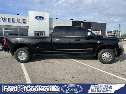 Diamond Black Crystal Pearlcoat 2021 RAM 3500 Limited Crew Cab 4x4 8' Box