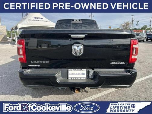 Diamond Black Crystal Pearlcoat 2021 RAM 3500 Limited Crew Cab 4x4 8' Box
