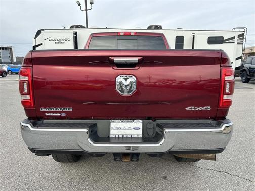 2019 RAM 2500 Laramie Crew Cab 4x4 6'4' Box