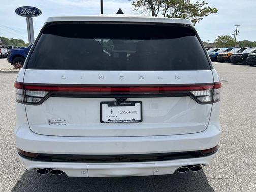 Pristine White Metallic Tri-Coat 2026 Lincoln Aviator Reserve AWD