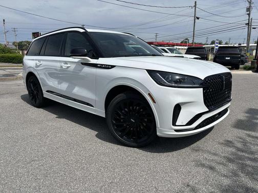 Pristine White Metallic Tri-Coat 2026 Lincoln Aviator Reserve AWD