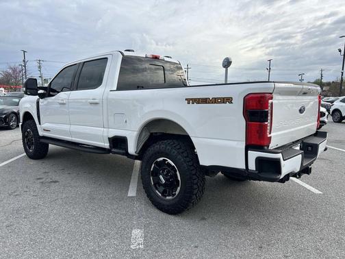 Star White Metallic Tri-Coat 2024 Ford F-250 Lariat