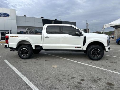 Star White Metallic Tri-Coat 2024 Ford F-250 Lariat