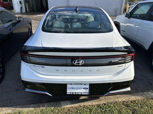 2024 Hyundai SONATA Hybrid Limited