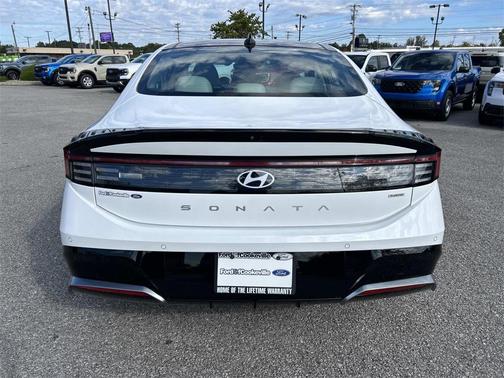 2024 Hyundai SONATA Hybrid Limited