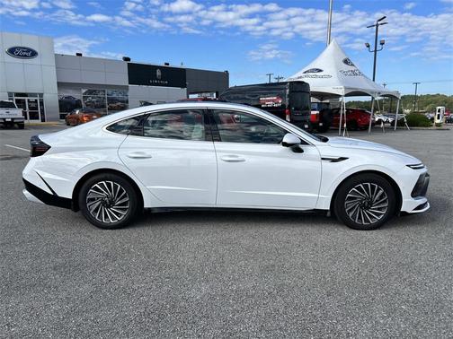 2024 Hyundai SONATA Hybrid Limited