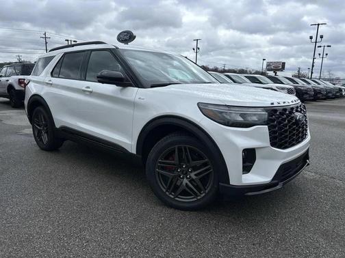 Star White Metallic Tri-Coat 2026 Ford Explorer ST-Line