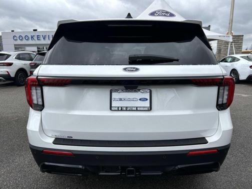 Star White Metallic Tri-Coat 2026 Ford Explorer ST-Line