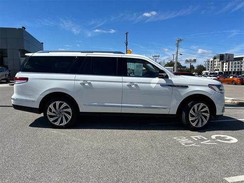 2024 Lincoln Navigator Reserve