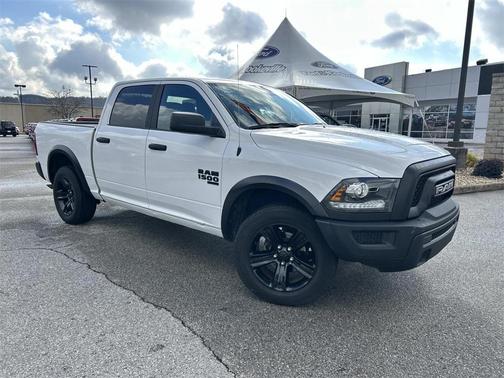 2024 RAM 1500 Classic Warlock Crew Cab 4x4 5'7' Box