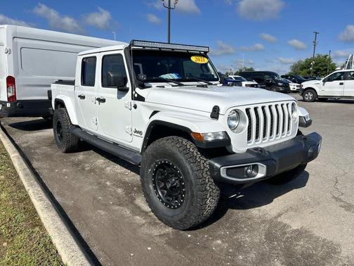 Bright White Clearcoat 2021 Jeep Gladiator Overland
