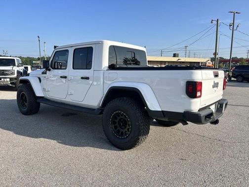 Bright White Clearcoat 2021 Jeep Gladiator Overland