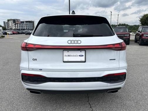 Glacier White Metallic 2025 Audi Q5 Prestige TFSI quattro S tronic