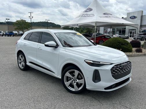 Glacier White Metallic 2025 Audi Q5 Prestige TFSI quattro S tronic