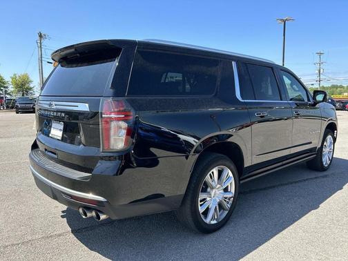 Black 2022 Chevrolet Suburban 4WD High Country