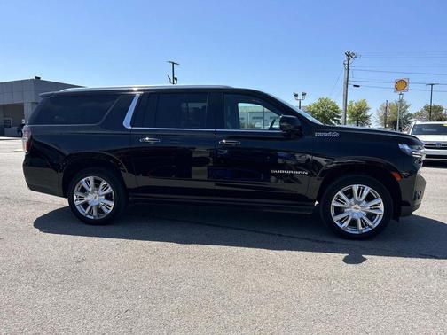 Black 2022 Chevrolet Suburban 4WD High Country