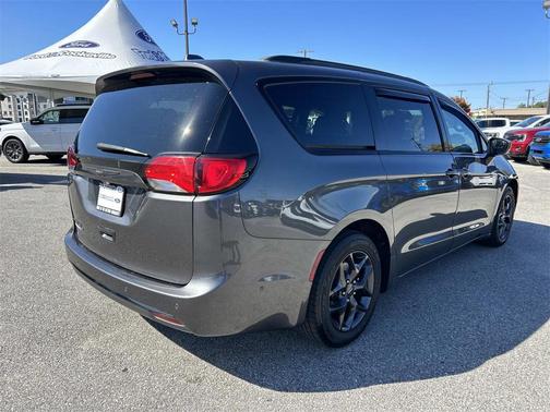 2019 Chrysler Pacifica Touring-L Plus